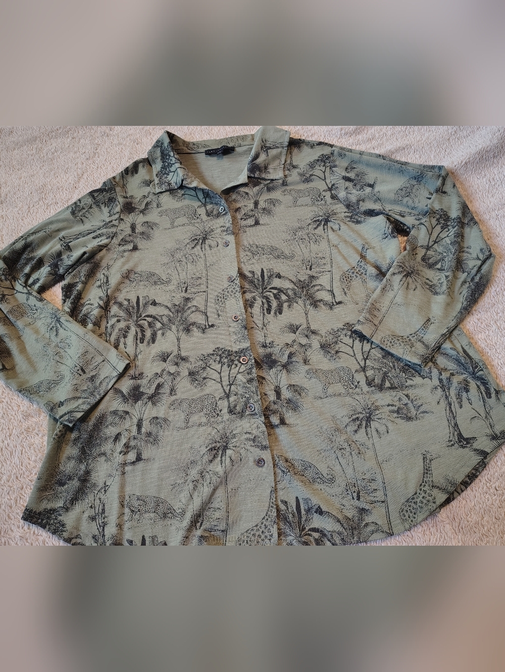Jane & Delancey Women's Long Sleeve Button Up Safari Whimsy Top Green Size 1X